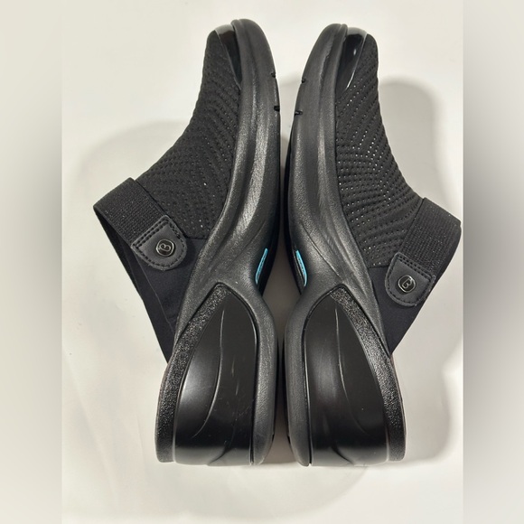 BZees Black Comfort Clogs 8.5  Elastic Sling Back Wedge Heel - Picture 7 of 9